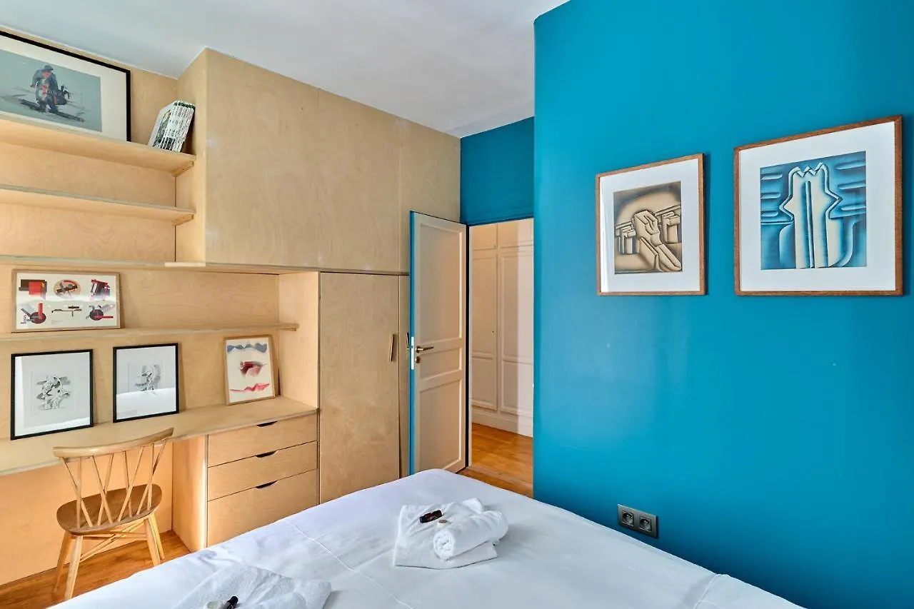 Apartment Center Of Paris With Terrace By Studio Prestige