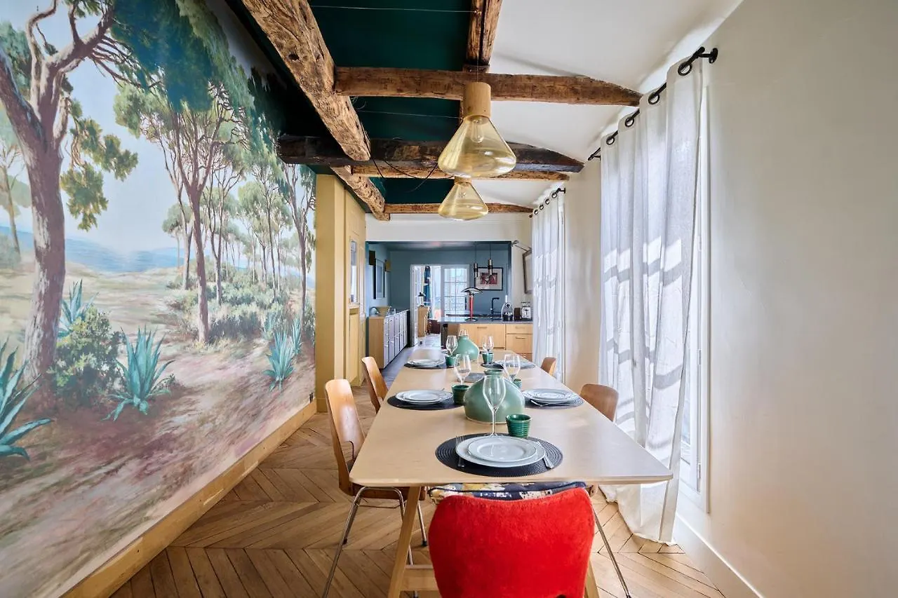 Apartment Center Of Paris With Terrace By Studio Prestige