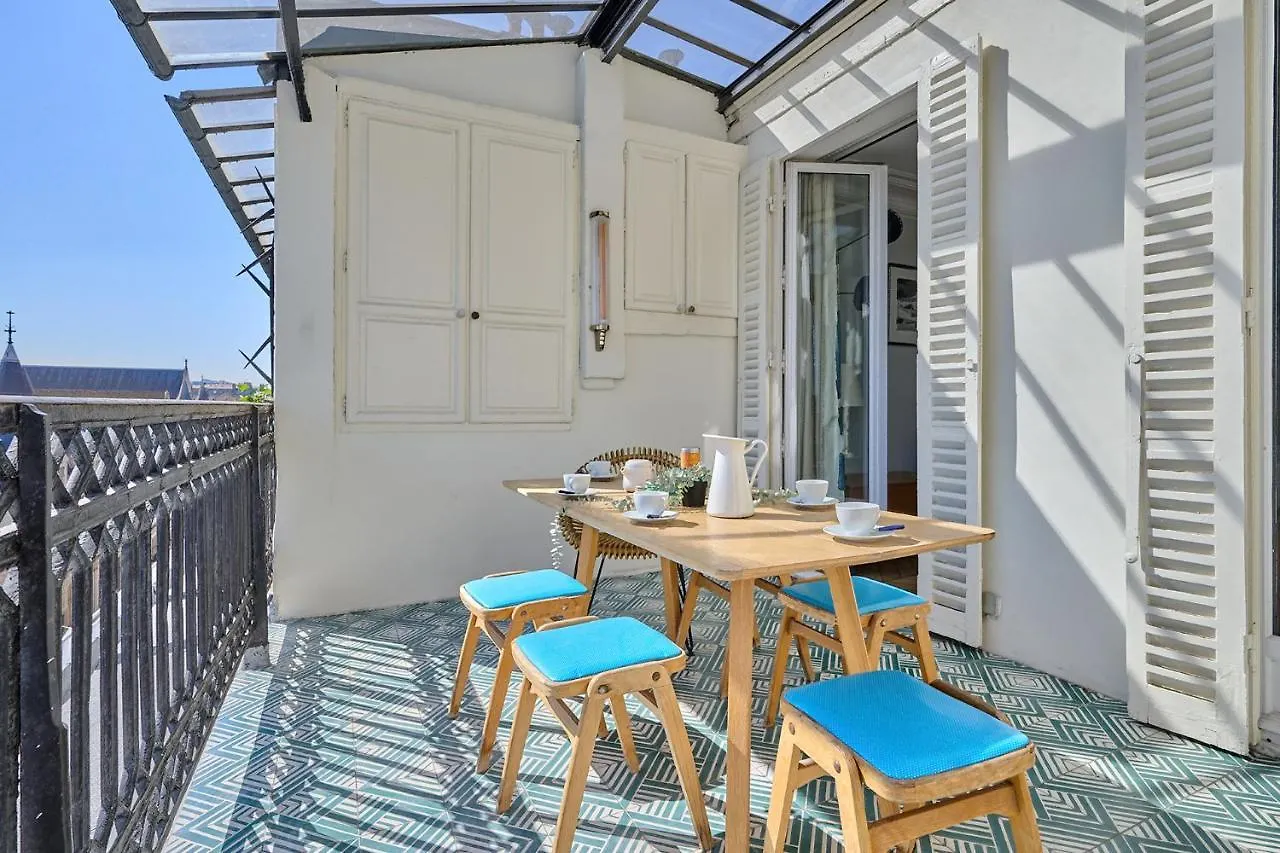 Apartment Center Of Paris With Terrace By Studio Prestige