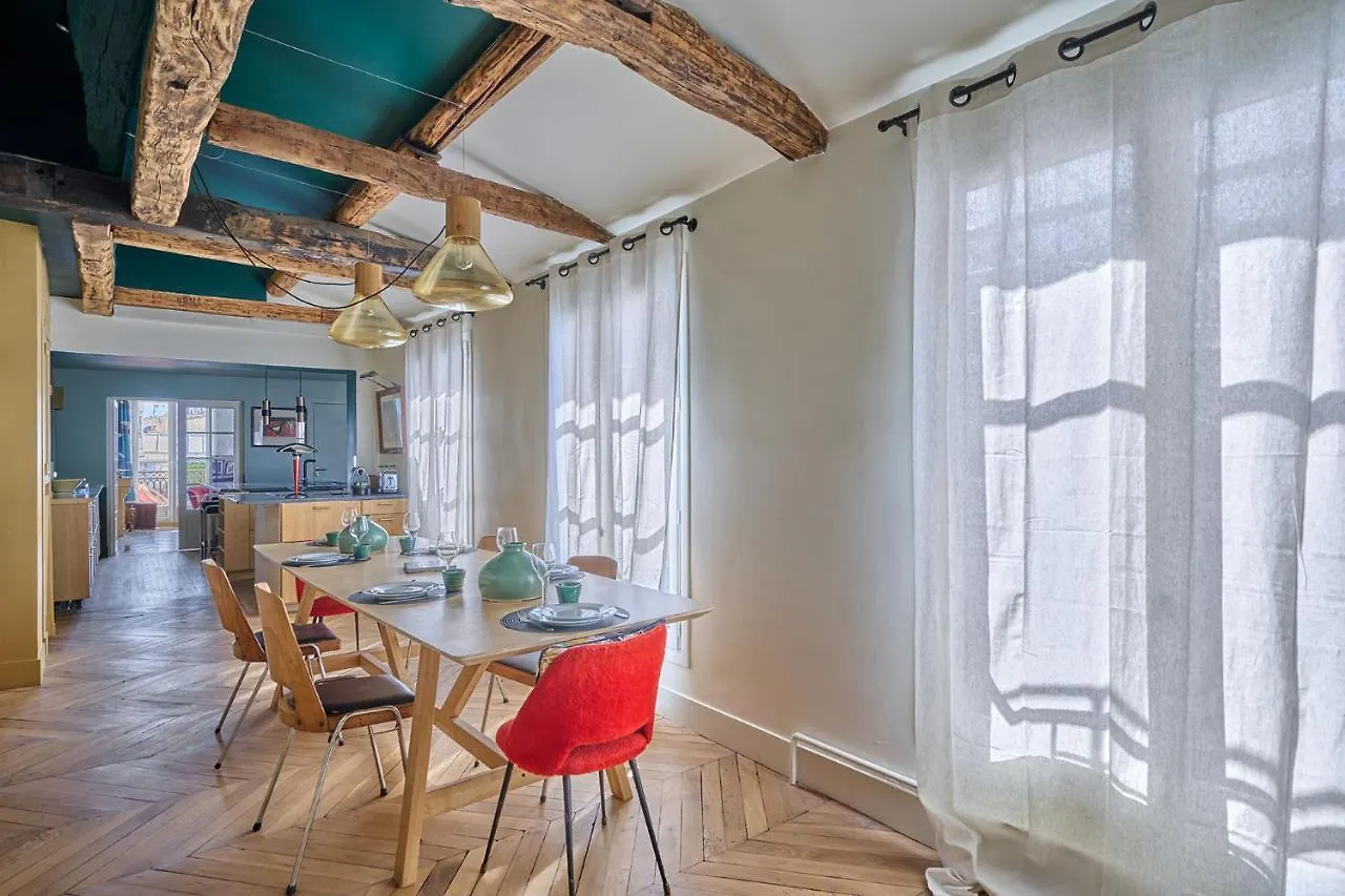Apartment Center Of Paris With Terrace By Studio Prestige
